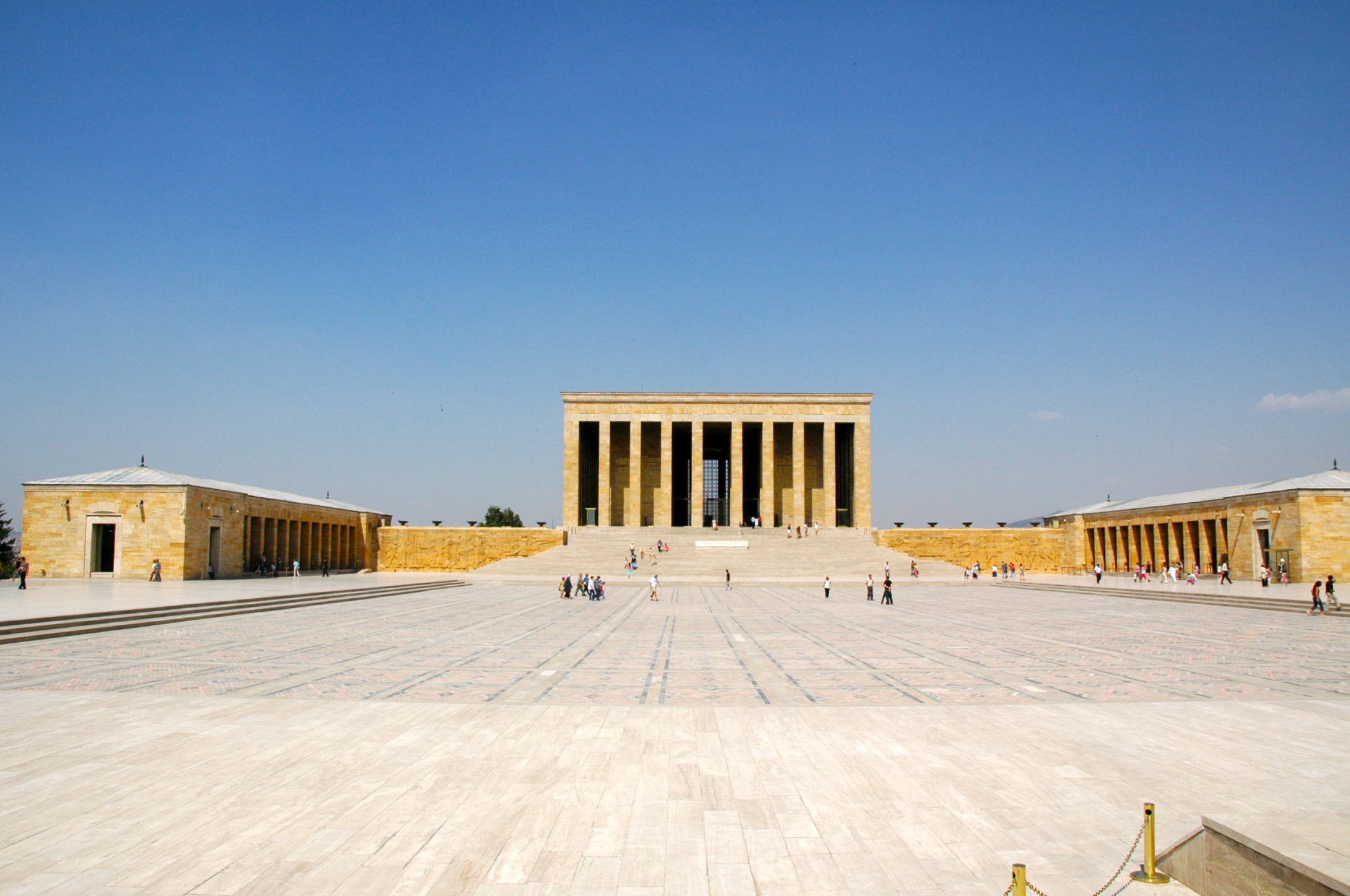 A Grande Praça em frente ao Mausoléu de Atatürk - Joaquim Nery A Grande Praça em frente ao Mausoléu de Atatürk