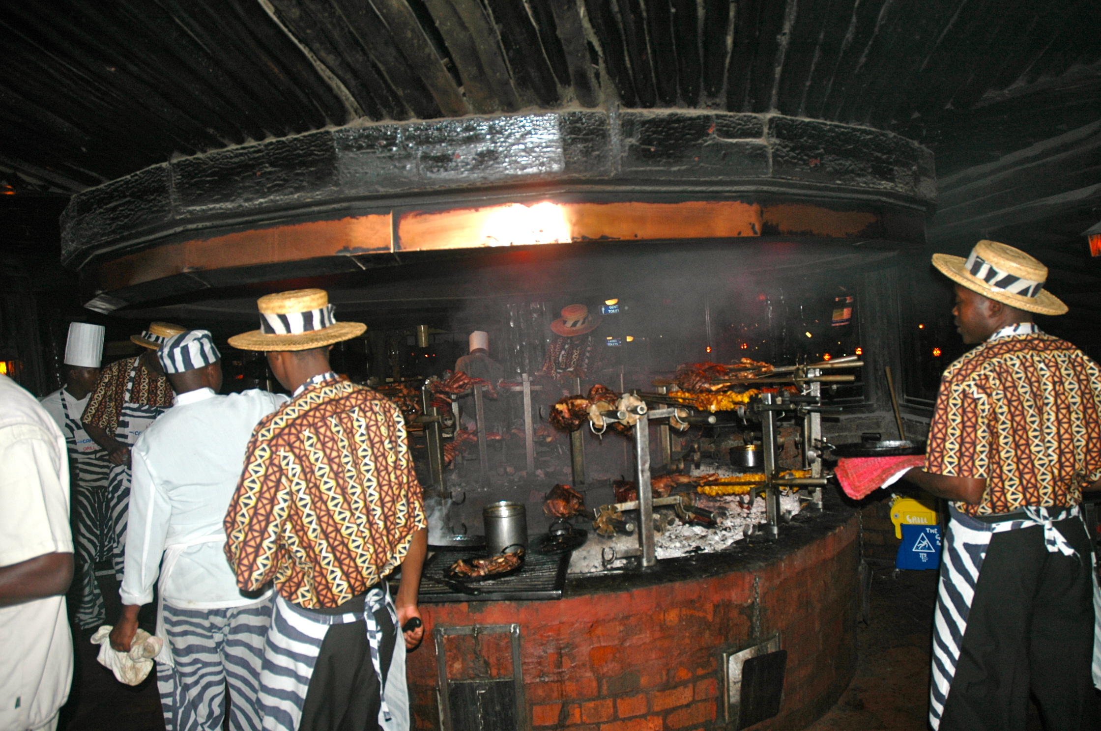 Carne de camelo e crocodilo no Restaurante Carnivori - Joaquim Nery Carne de camelo e crocodilo no Restaurante Carnivori