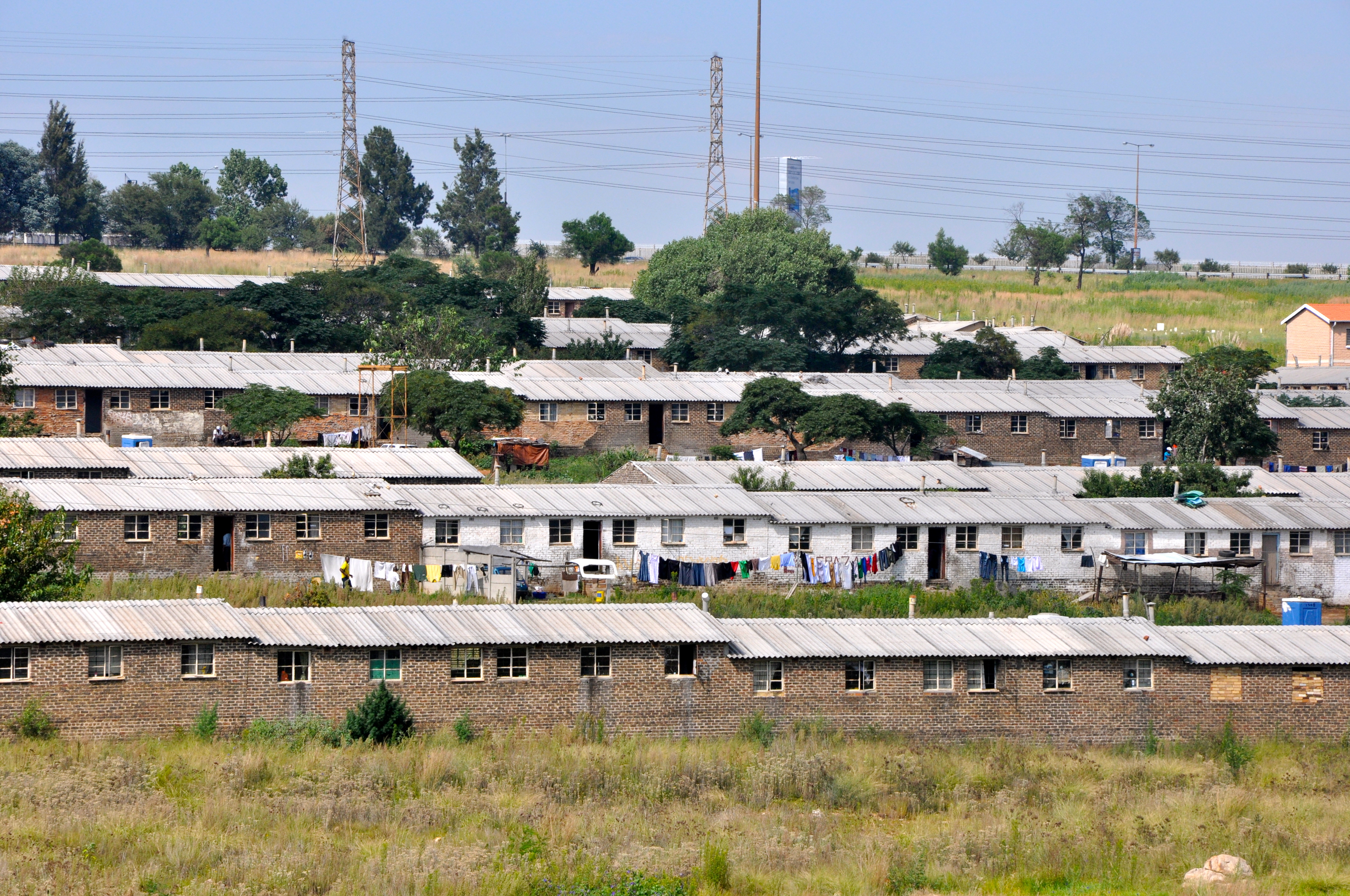 As "hostess house" do Soweto - Joaquim Nery As "hostess house" do Soweto