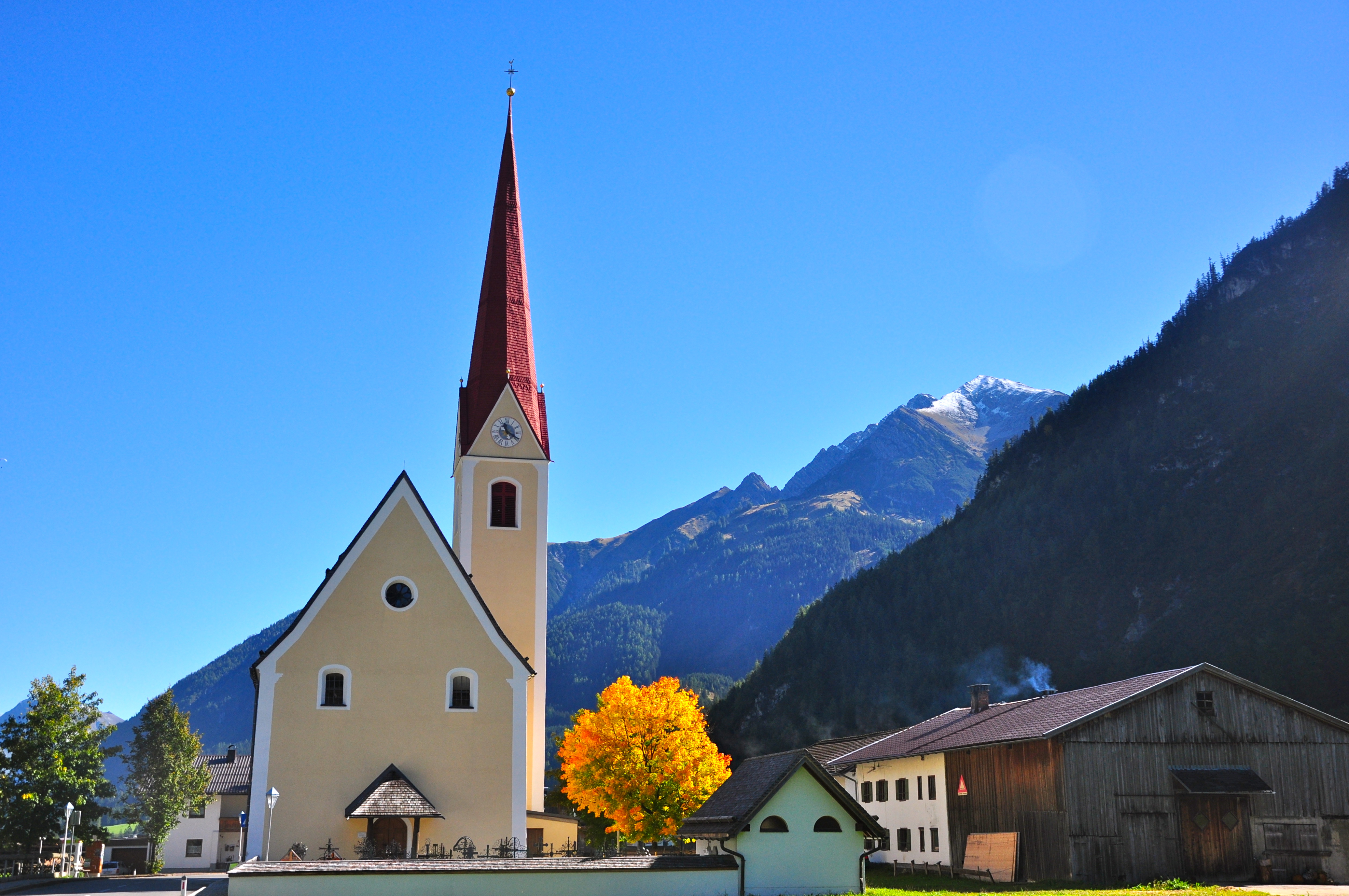 Pequenas vilas ao longo da estrada.