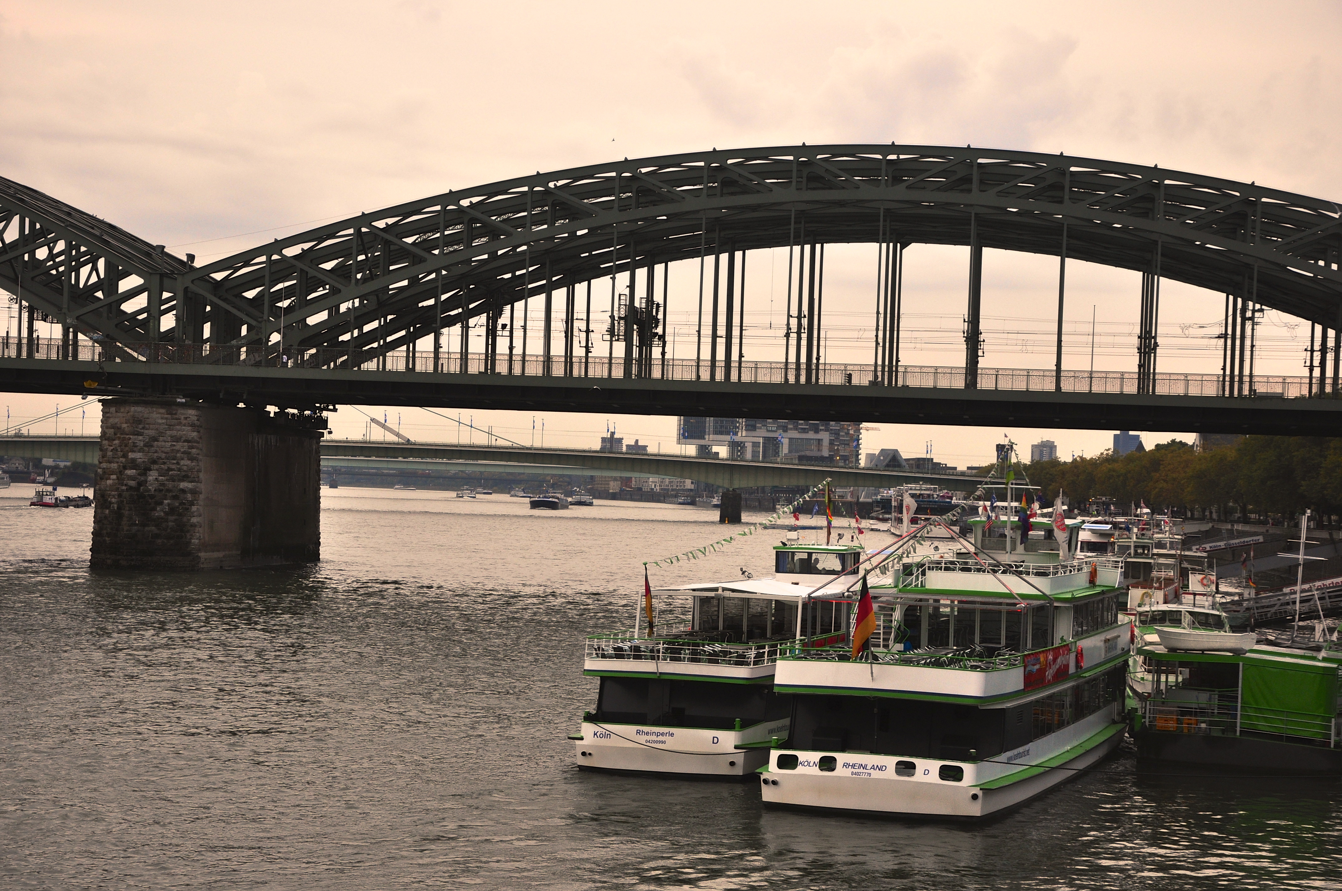 A ponte de Colônia sobre o Reno