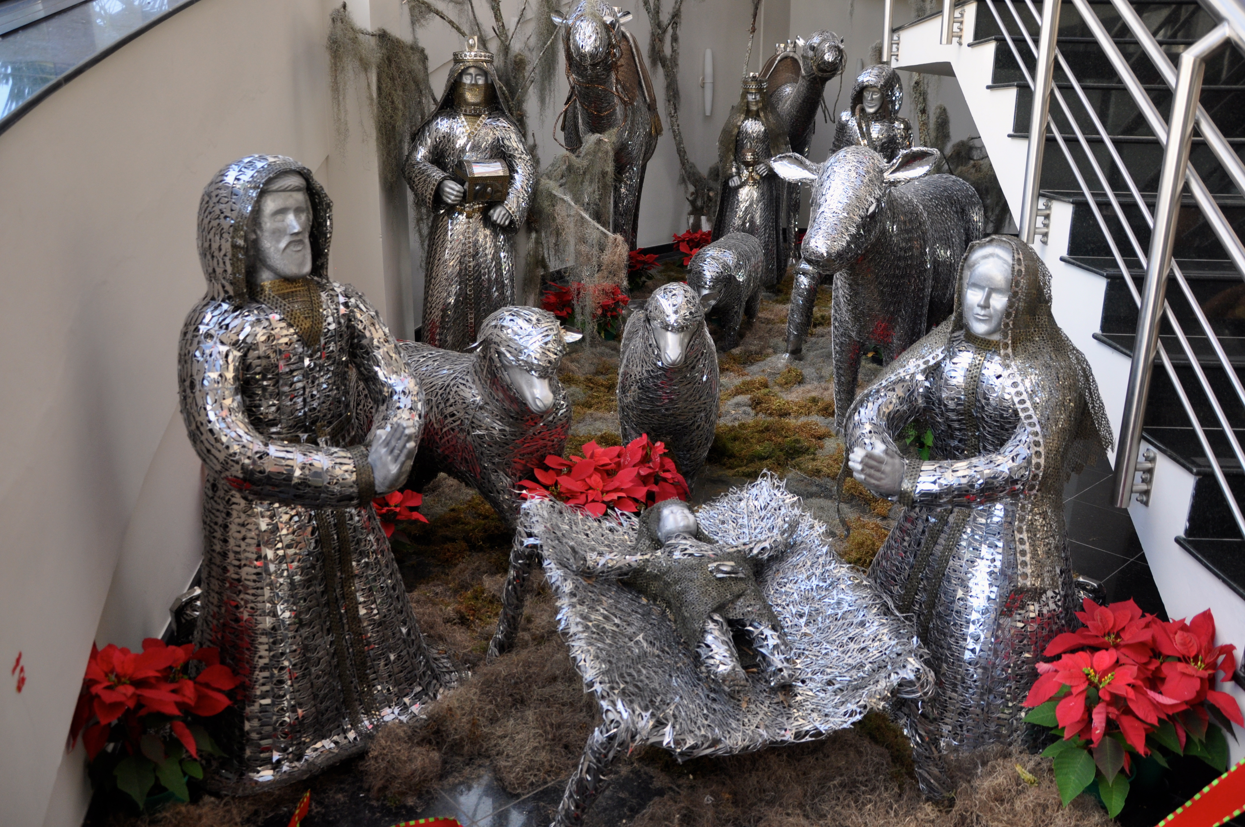 Presépio com material reciclados da Tramontina.