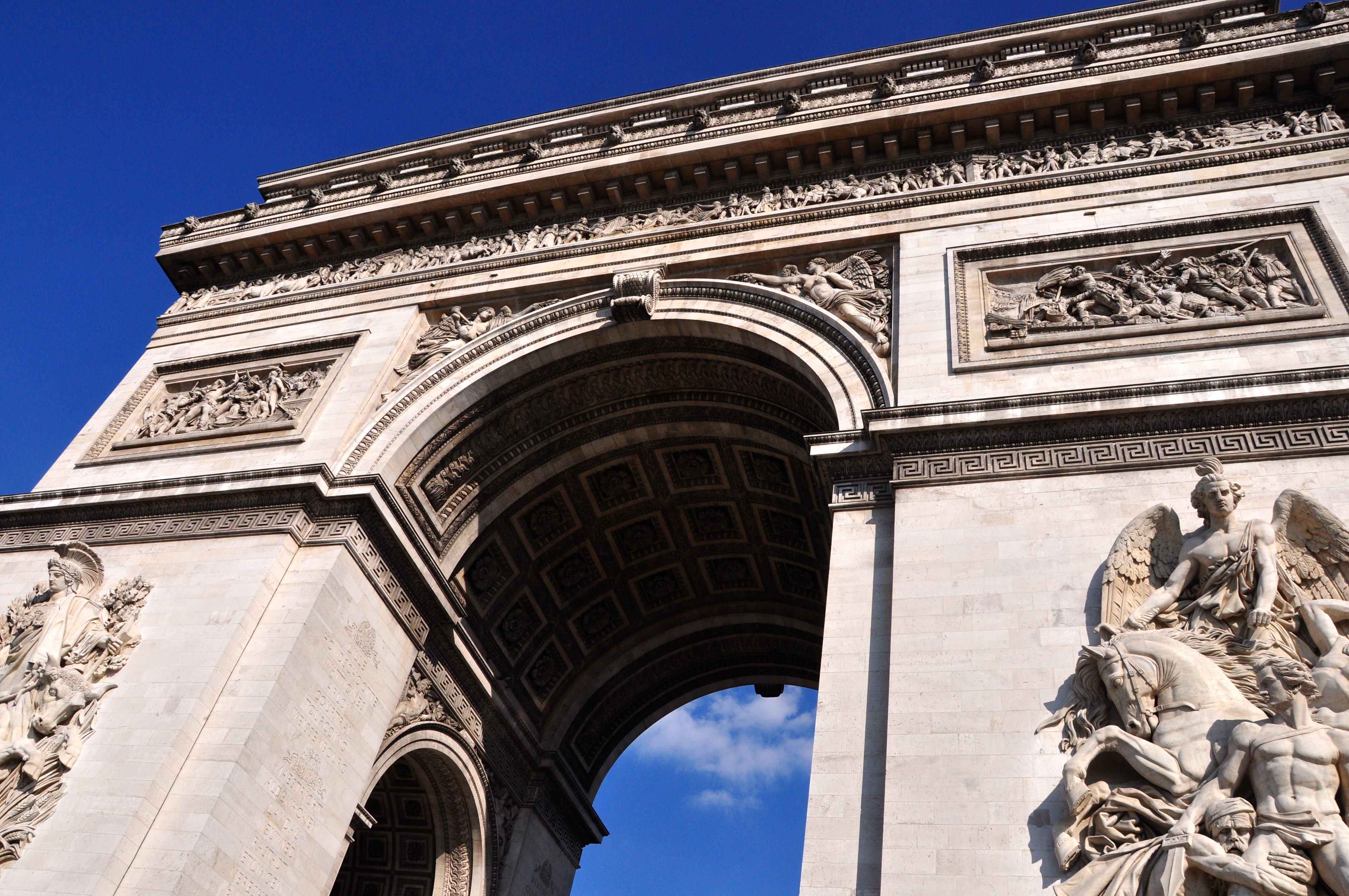 Detalhes do arco do Triunfo.