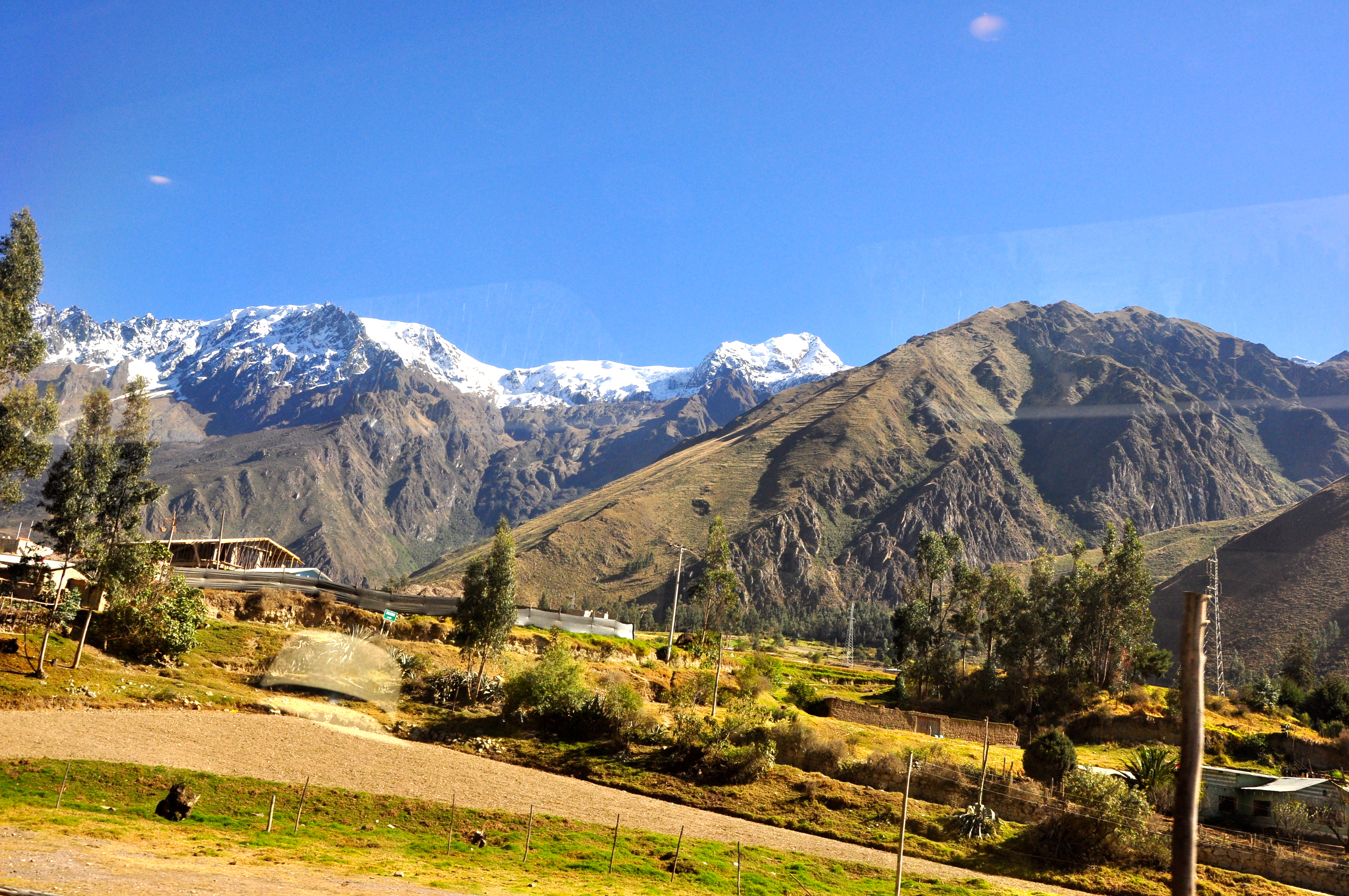 A paisagem maravilhosa pela janela do trem