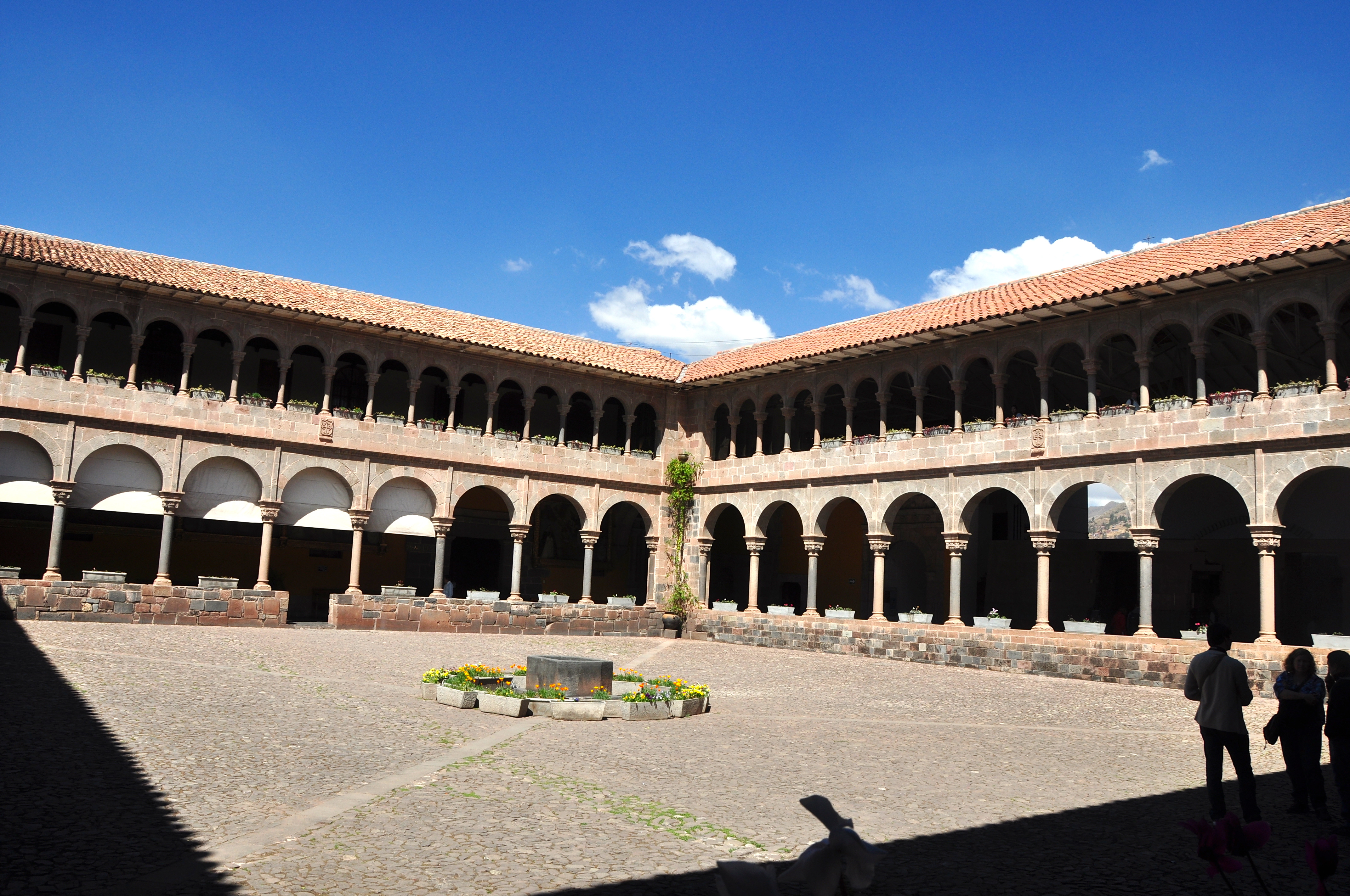 O Cláustro do Convento de Santo Domingo, onde ficava Koricancha