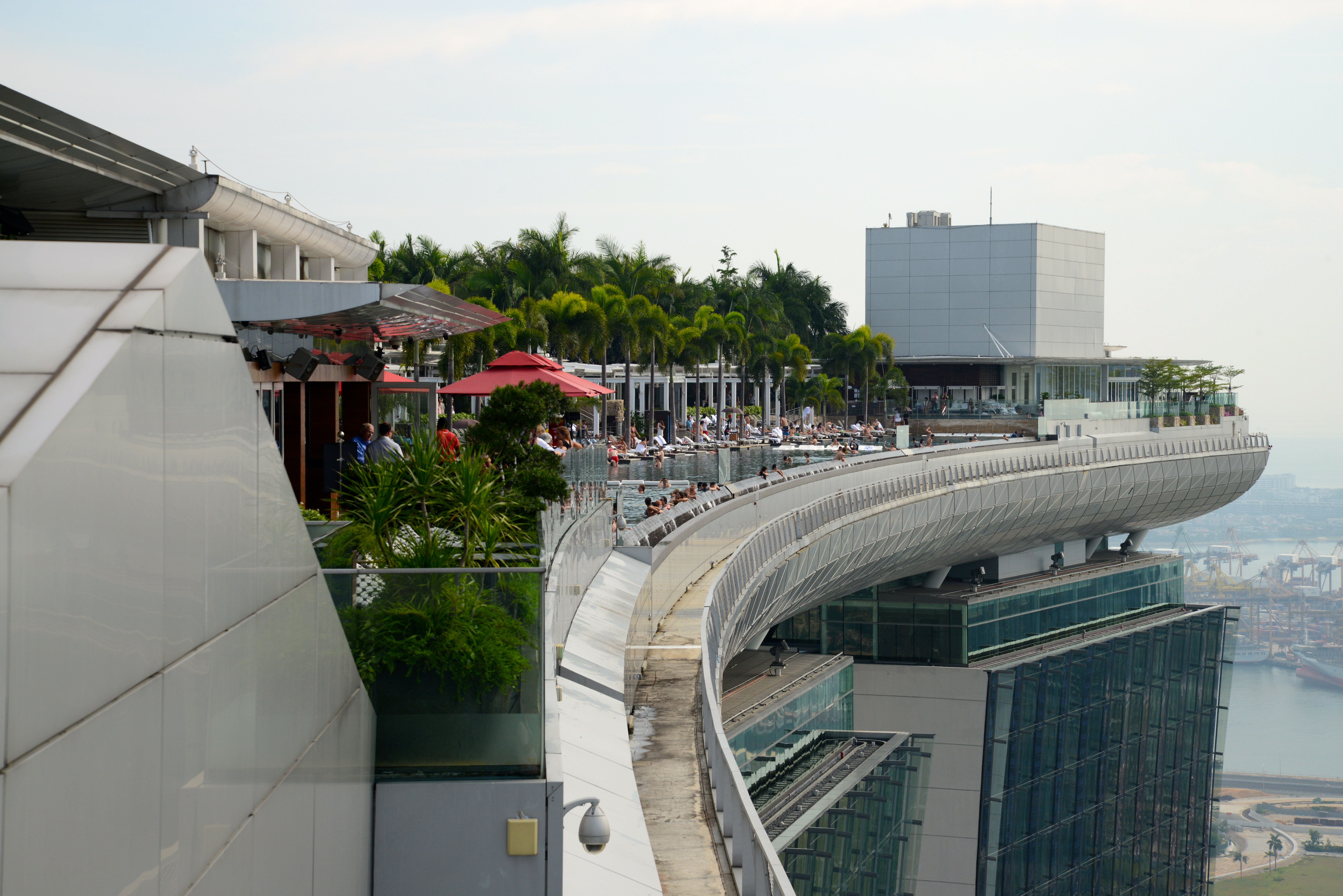 A piscina no alto do Marina Bay Sands