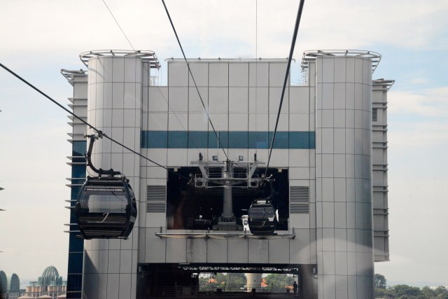 O Cable Car que leva a Sentosa.