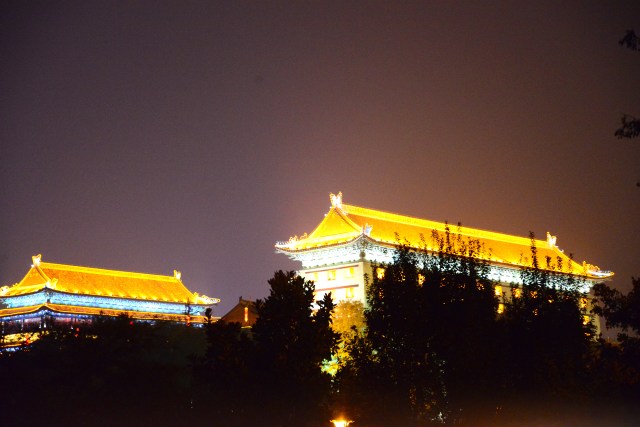 Os portões dos muros de Xian.