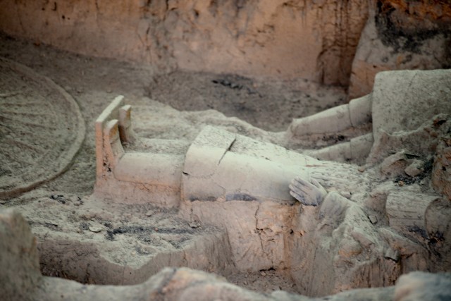 Parte dos corpos dos Guerreiros encontrados nas trincheiras.