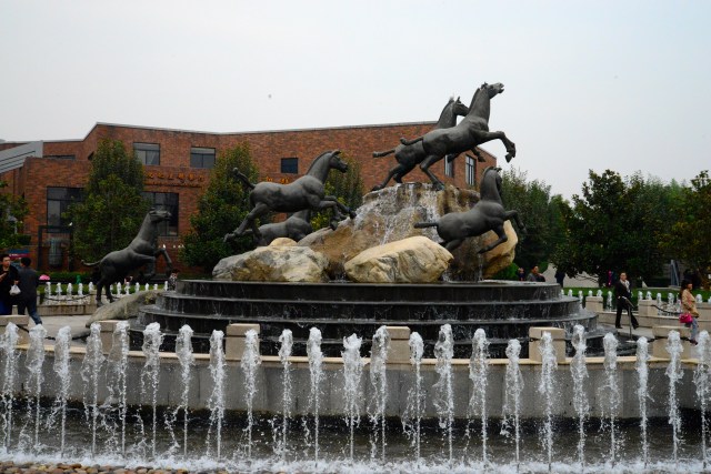 Moderna fonte em Xian.