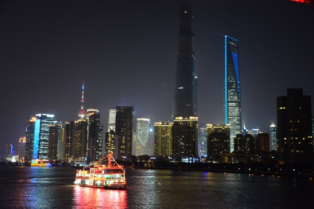 A imponência dos arranha-céus de Shangai.