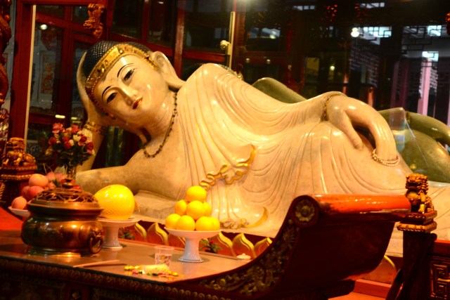 O lindo Buda Reclinado de Jade. 