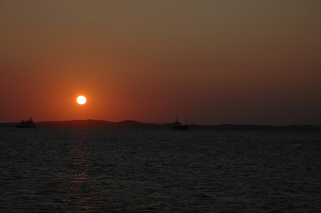 Por-do-sol na Baía de Todos os Santos.