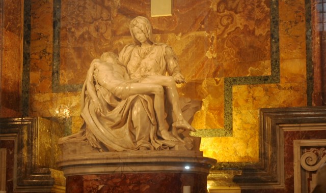 A Pietá de Michelangelo.
