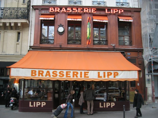 A Brasserie Lipp.