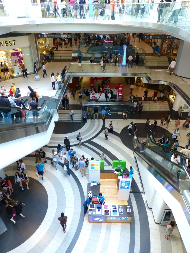 O Eaton Centre de Toronto.