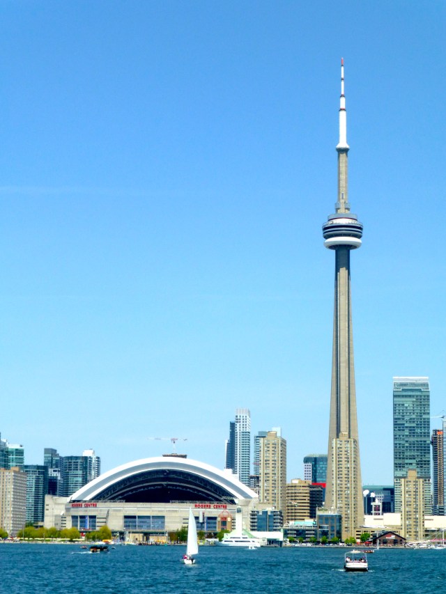 A CN Tower.