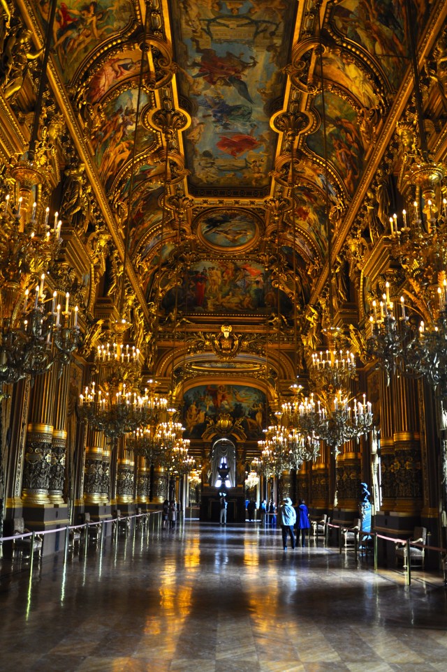 Salão interno da Ópera de Paris