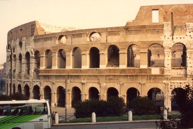 O gigantesco anfiteatro.