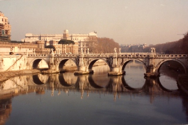 Ponte sobre o Rio Tibre
