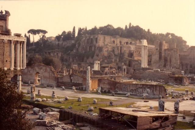 Os Fóruns Romanos não estavam bem cuidados.