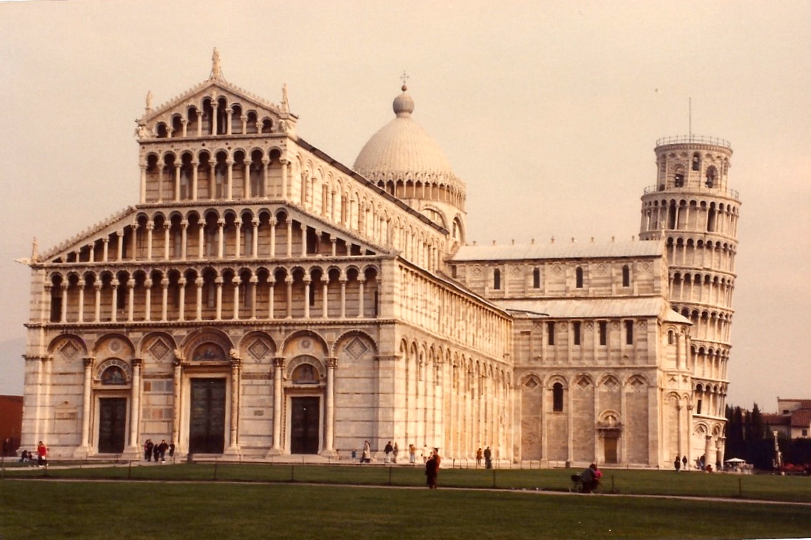 O conjunto arquitetônico da cidade de Pisa.