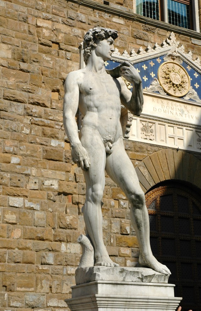 A réplica do David na Praça Della Signoria.