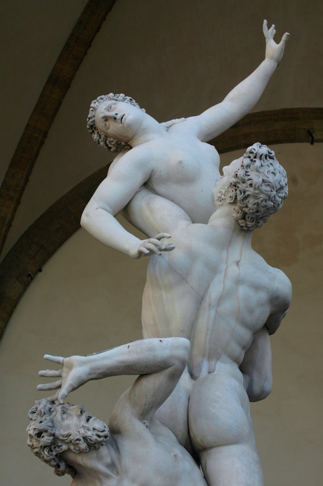 O Rapto das Sabinas, uma estátua de Giambologna