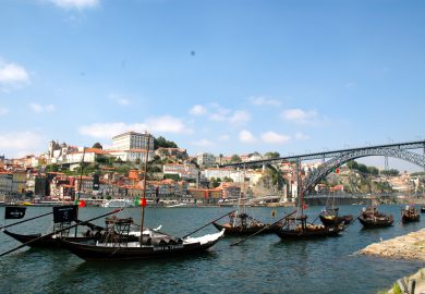 Cidade do Porto, o vinho não é de lá