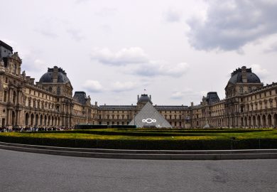 Chegando ao Museu do Louvre