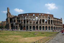 Coliseu e Fóruns Romanos