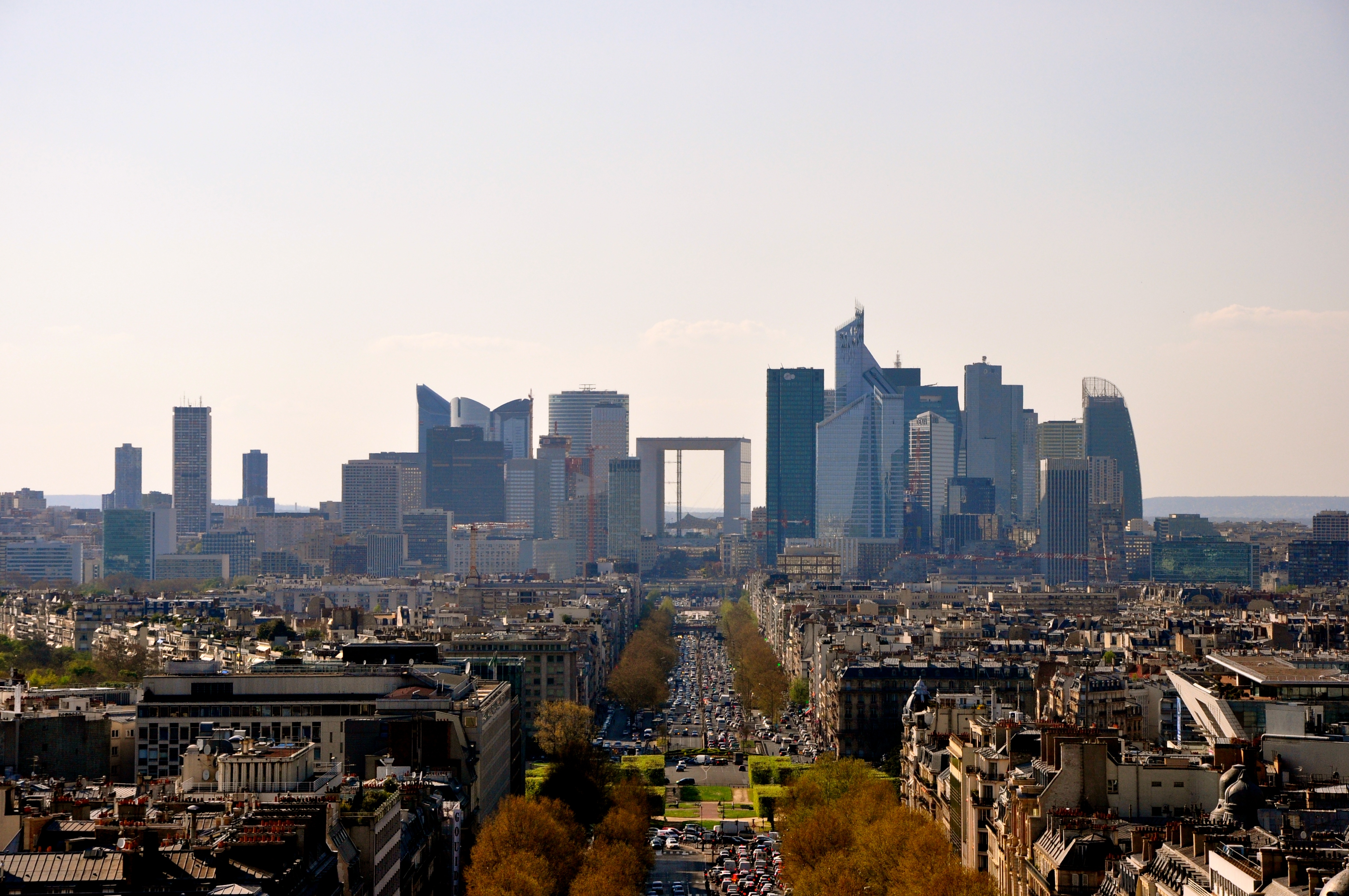 O Arco de La Défense e o Parc La Villette