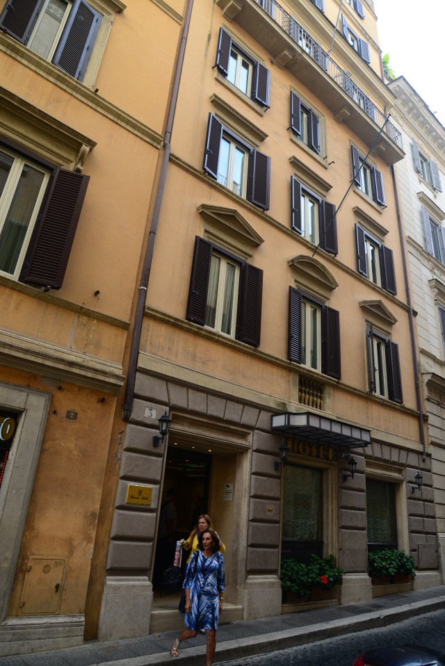 A fachada do Hotel Barocco em Roma.