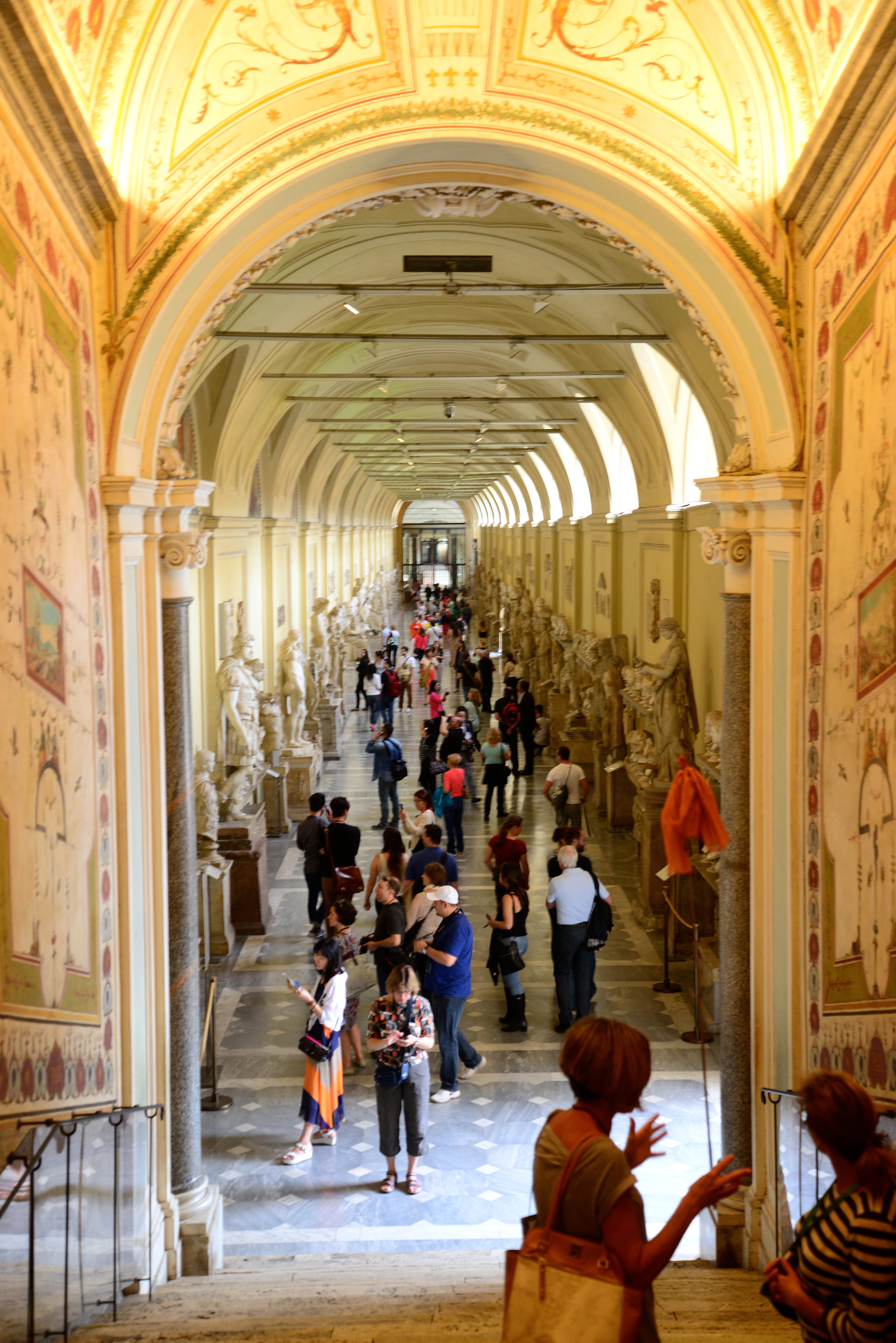 Os Museus possuem extensos corredores.