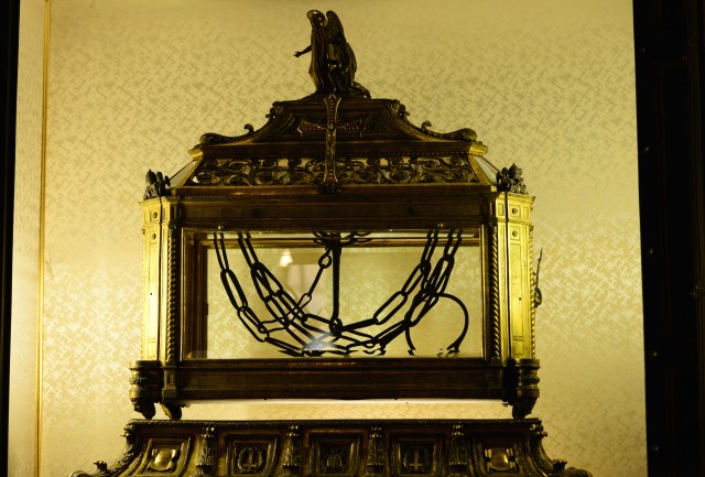 As correntes que prenderam São Pedro em Roma.