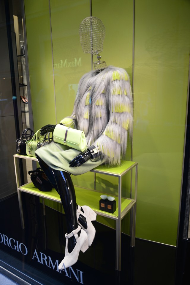Vitrine chique na Via Condotti.