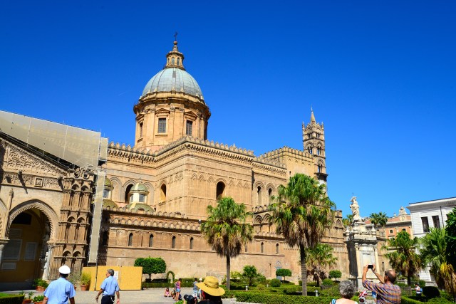 A arquitetura árabe e normanda se misturam em Palermo.