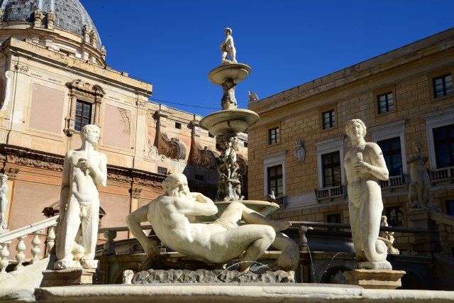 Detalhes da Fontana Pretorio