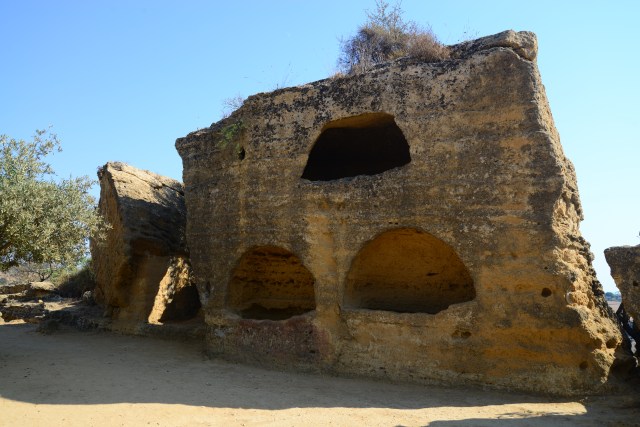 Casas trogloditas dos romanos no Vale dos Templos.