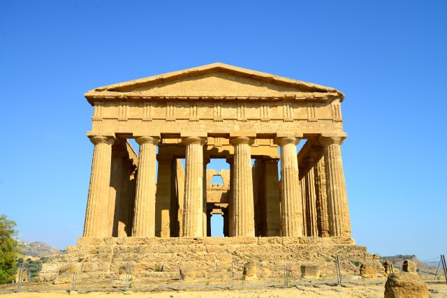 Os templos bem preservados da Magna Grécia.