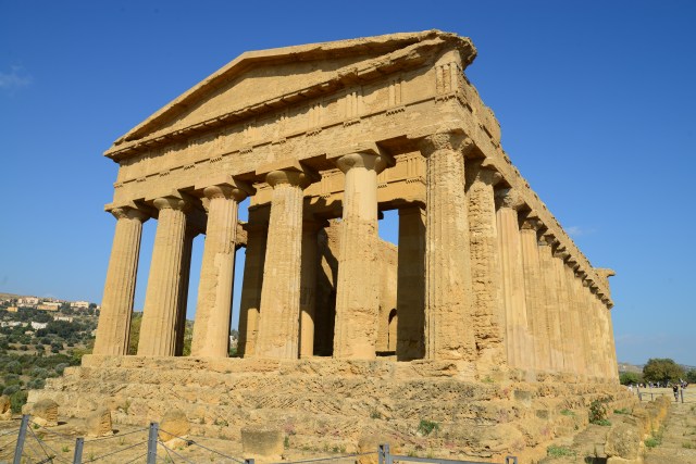 As ruínas gregas são comuns na Sicília.