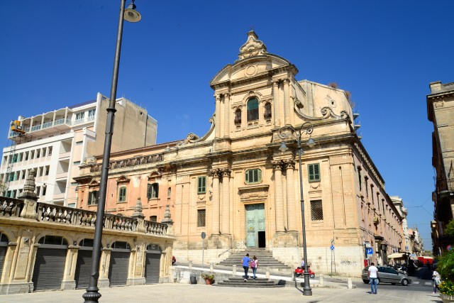 Igreja com fachada barroca em Ragusa.