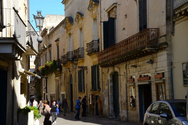 As ruas estreitas do centro histórico de Lecce.
