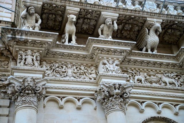 O "barroco de Lecce" está em muitos palácios da cidade.