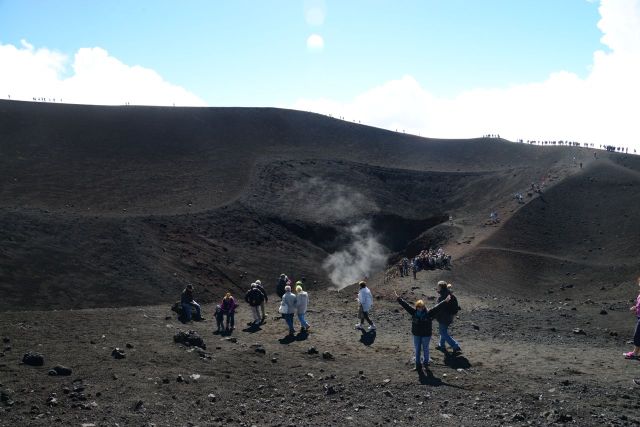 A caminhada até as crateras do Etna