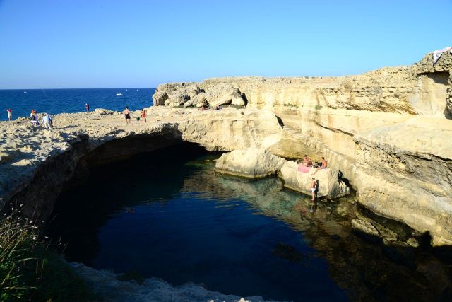 A Piscina Natural La Poesia na Praia de Roca