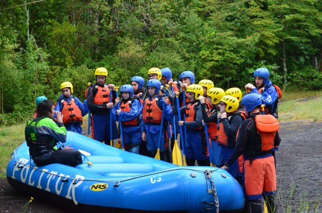 Aula sobre como sobreviver ao rafting :)