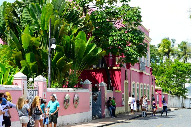 Casarões coloniais muito bem preservados.