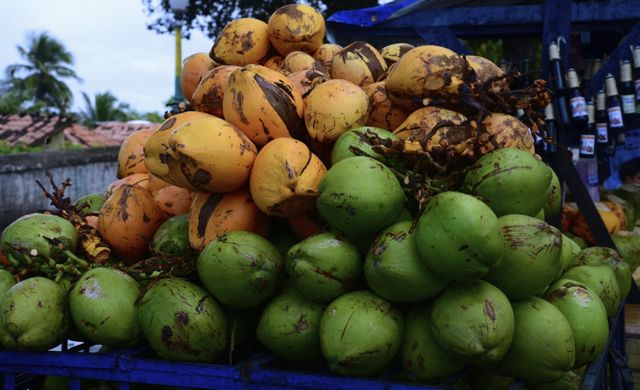 Uma água de côco para repor a energia.