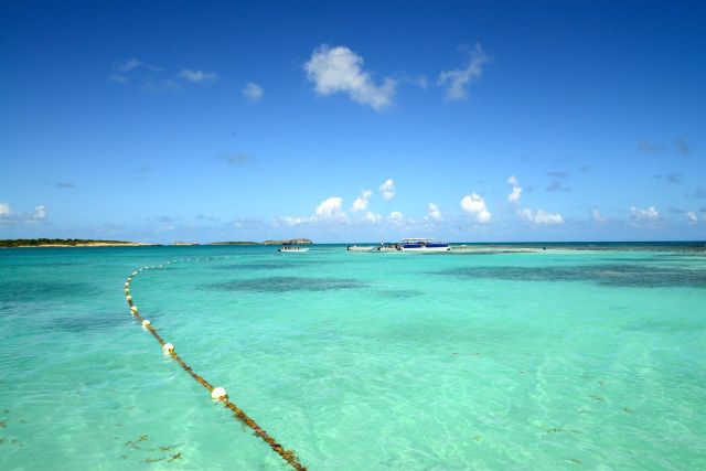 Águas claras e calmas são ideais para a prática do snorkeling